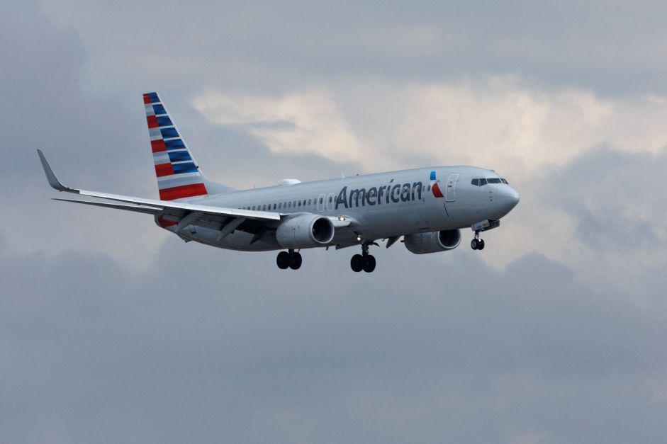 Voo da American Airlines é desviado para aeroporto devido a passageira “perturbadora“