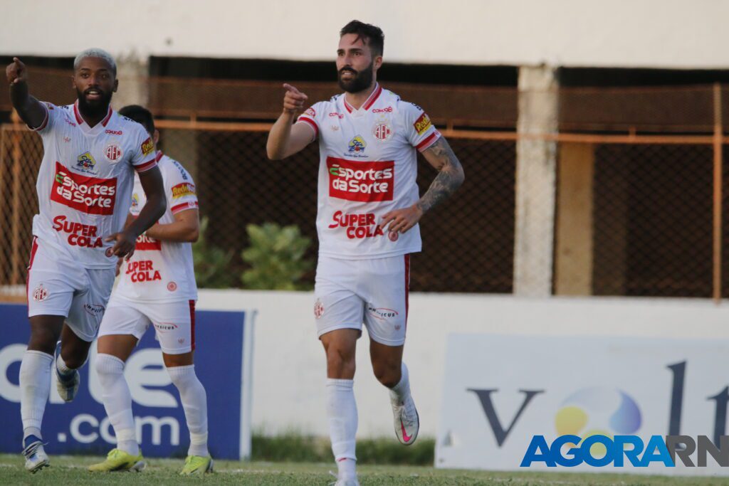 América vence Potiguar e retoma liderança do quadrangular