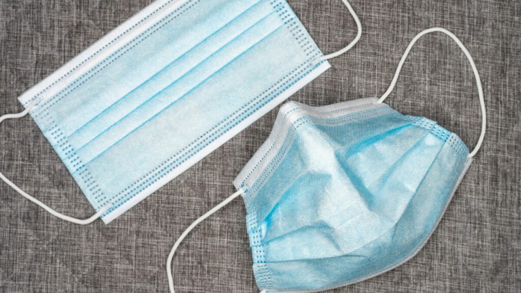 Anvisa retira obrigatoriedade do uso de máscaras em aviões e aeroportos