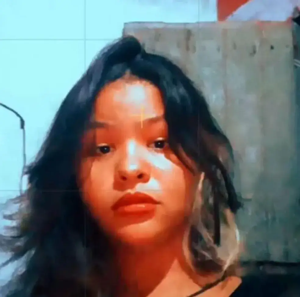 Adolescente de 14 anos morre afogada após cair de cavalo