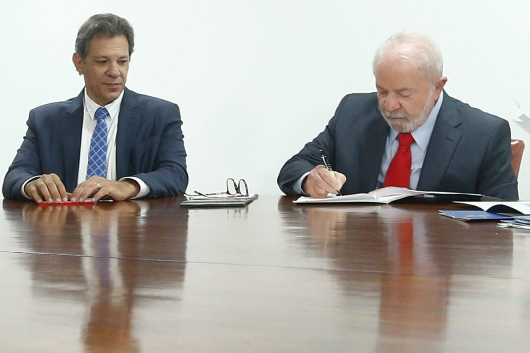 Governo Lula deve liberar 10% de emendas para votação do arcabouço