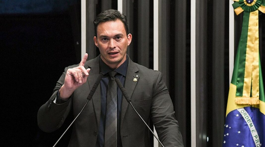 Capitão Styvenson cumpre promessa e envia emenda