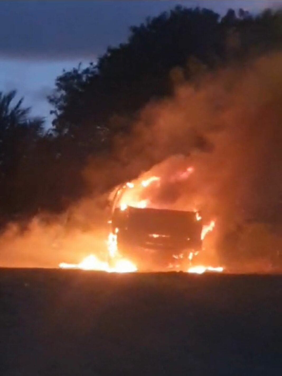 Criminosos assaltam lotérica dentro da Rodoviária de Natal e incendiam caminhonete na fuga