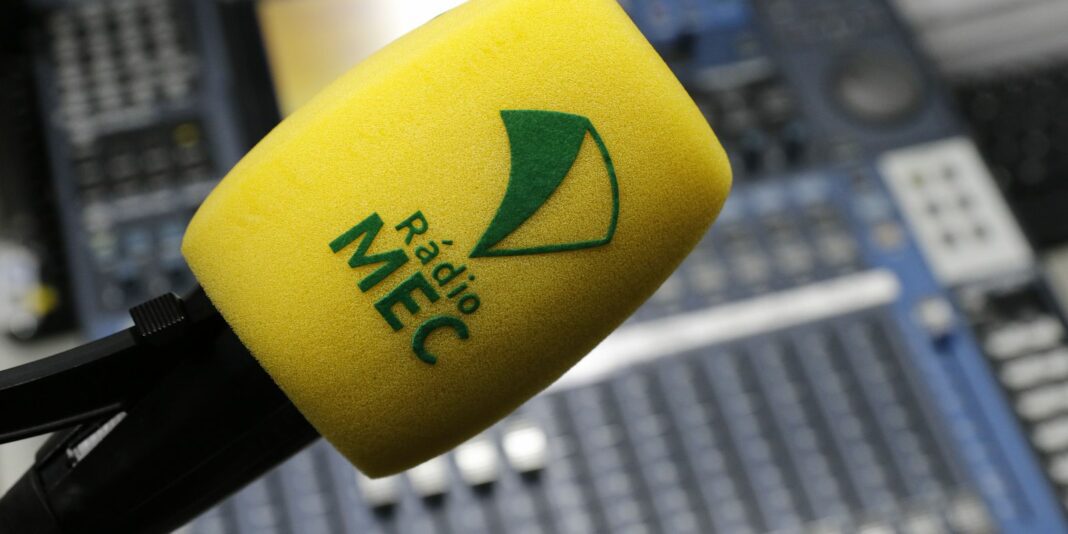 Rádio MEC comemora 100 anos com 10 horas de programação temática
