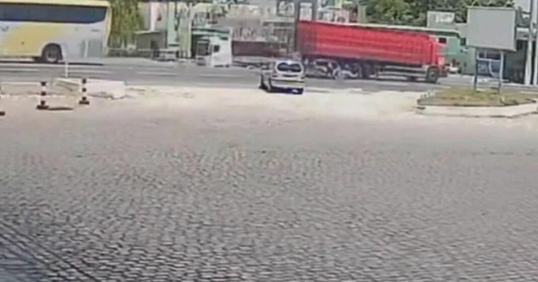 Caminhão atropela motocicleta na BR-304 no RN