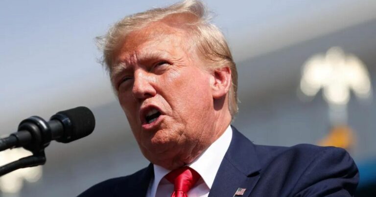 Análise: Em discurso furioso de Natal, Trump se diz perseguido e promete vitória