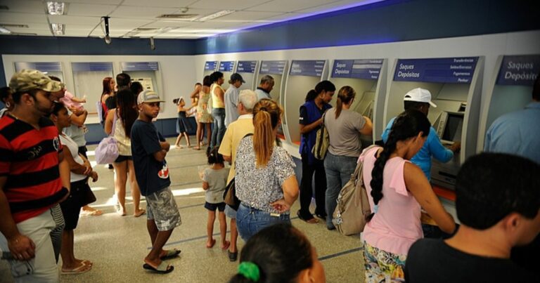 Bancos, INSS, Correios, unidades de saúde: confira o funcionamento de serviços neste fim de ano