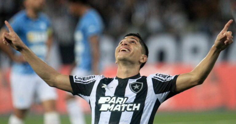 Botafogo goleia Aurora por 6 a 0 e avança na Pré-Libertadores