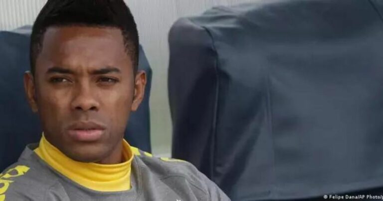 Robinho é preso pela PF e vai cumprir pena de 9 anos por estupro