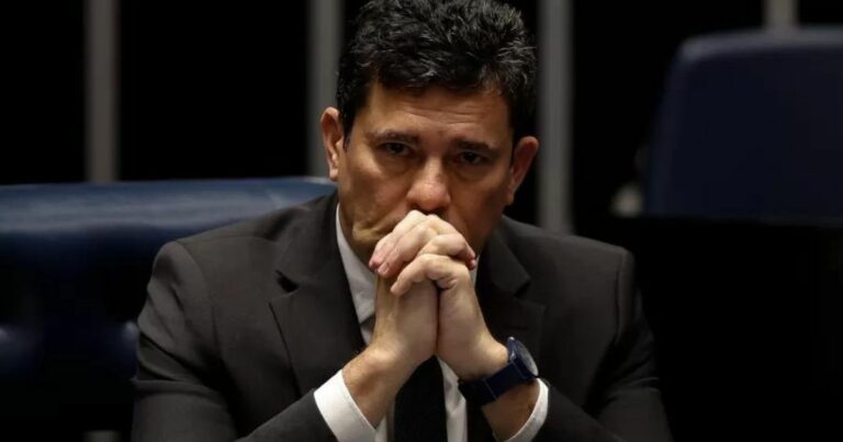 Desembargador vota por cassação de Moro, empata julgamento