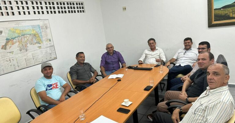 Vereadores são recebidos pelo secretário de Recursos Hídricos