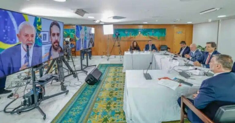 Lula propõe suspender dívida