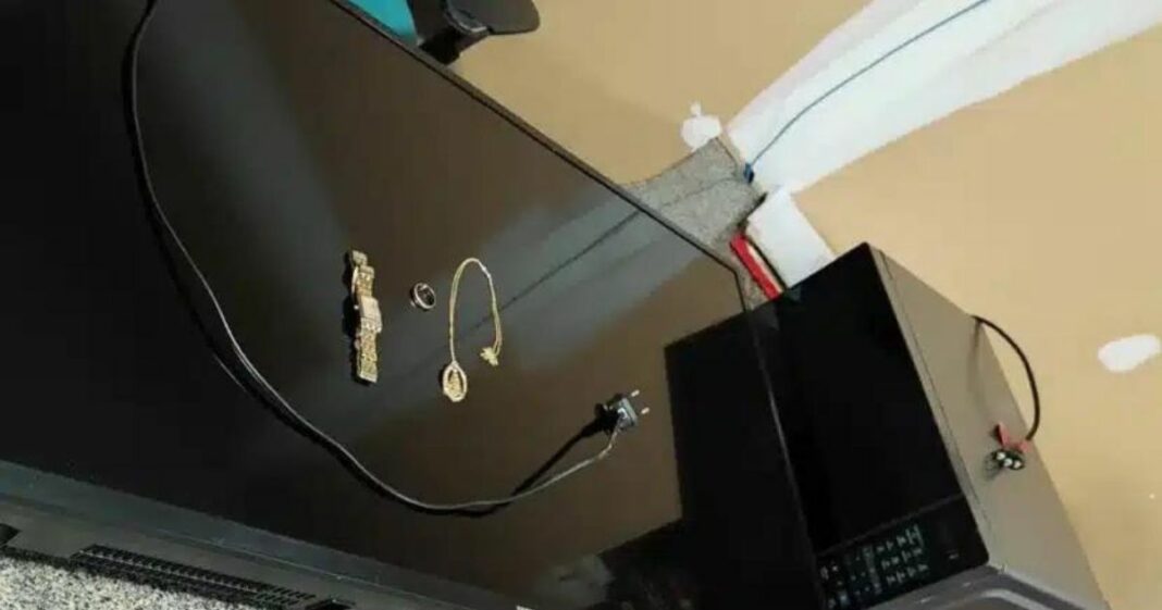 Neto é detido por furtar joias