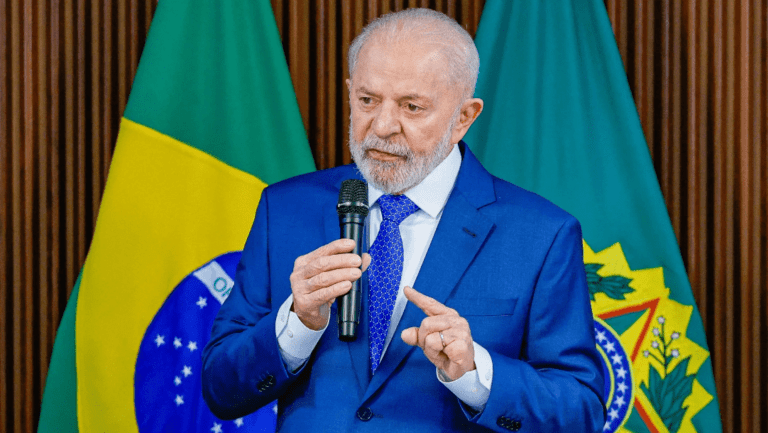 Quaest: 58% dizem que Lula não deveria se candidatar à reeleição; 40% dizem que sim