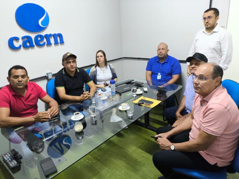 Vereadores de Ouro Branco debatem falta de água na CAERN