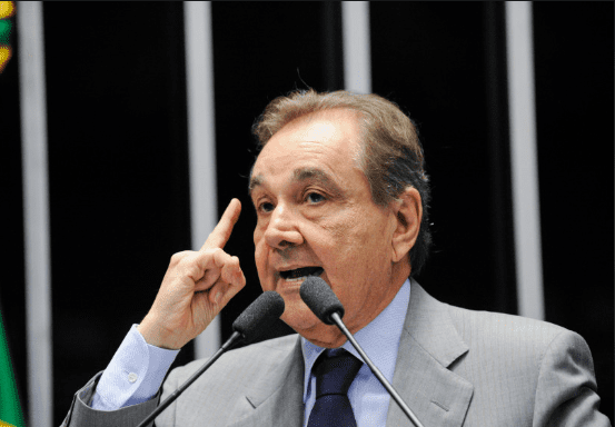 Agripino acha que Rogério é “extremista e não tem liga política”