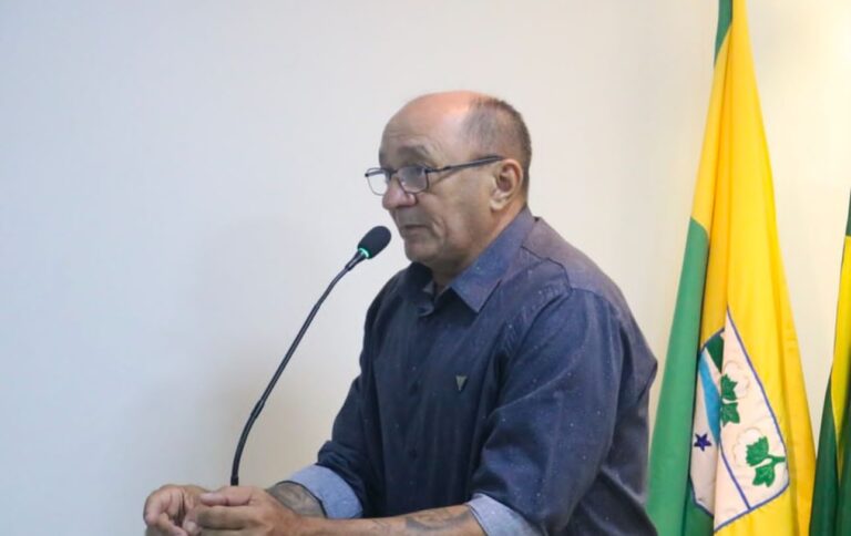 Com público fraco, Paulo Dantas se despede do comando da Câmara