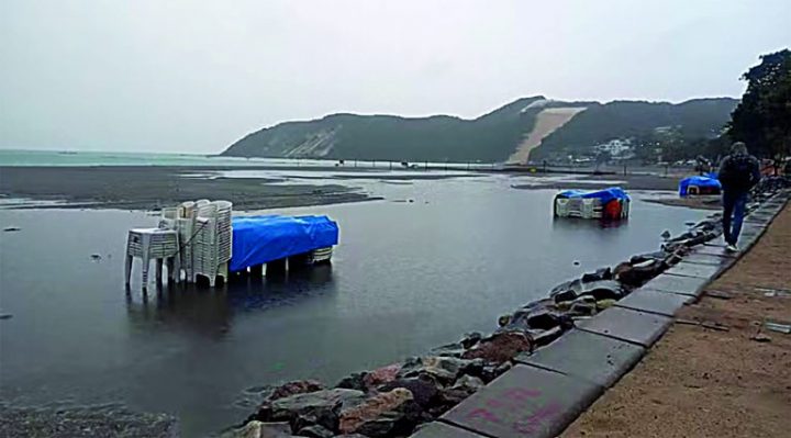 Ponta Negra: Pesquisador aponta falhas na engorda e diz que alagamento não é normal