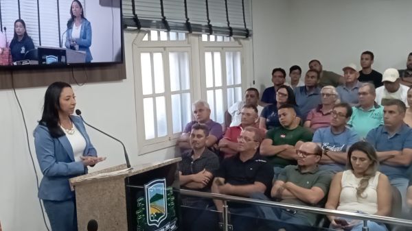 João Câmara: Em mensagem anual, prefeita fala desafios, dívidas, enxugamento de gastos e conquistas 