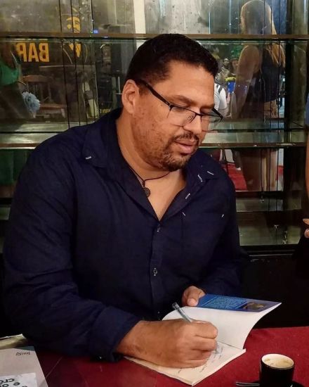 Escritor potiguar Heldene Leicam representará Literatura Brasileira na Feira Internacional do Livro Infantil de Bolonha