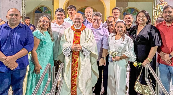 Jandaíra: Classe política e fiéis participam da missa de 10 anos de sacerdócio do padre Wagner