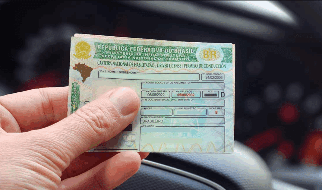 Justiça obriga Governo do RN a suspender a cobrança de taxa para renovação da CNH dos maiores de 65 anos