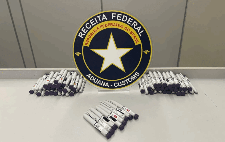 Casal é flagrado com 70 ‘canetas emagrecedoras’ escondidas nas roupas ao desembarcar no aeroporto de Natal