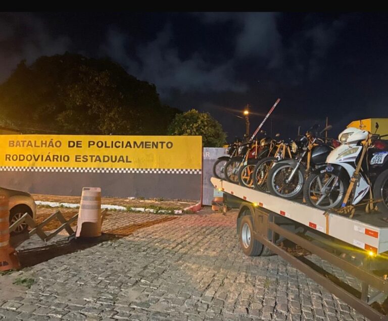 Operação Sossego: PM apreende dez motocicletas com escapes barulhentos na Zona Norte de Natal