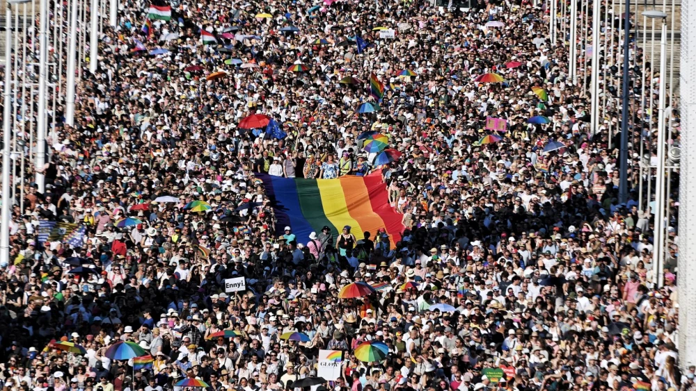 Budapeste tem 30ª Marcha do Orgulho LGBTQIAP+ desafiando proibição do governo