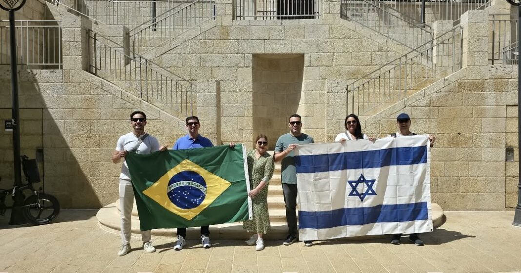 Israel prorroga estado de emergência e retorno de delegações brasileiras é adiado