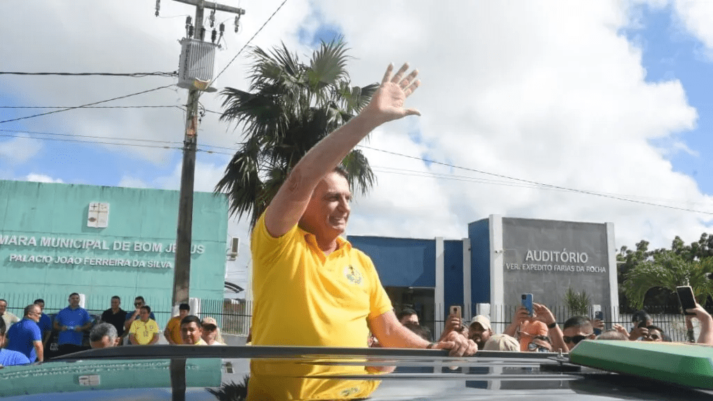 (VÍDEO)Bolsonaro visita obras de engorda da Praia de Ponta Negra