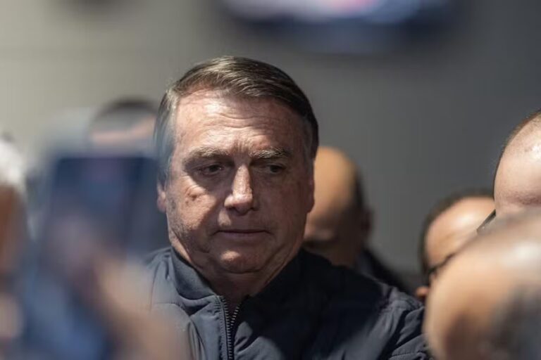 “Pintou um clima”: Justiça condena Bolsonaro a pagar R$ 150 mil por fala sobre adolescentes venezuelanas