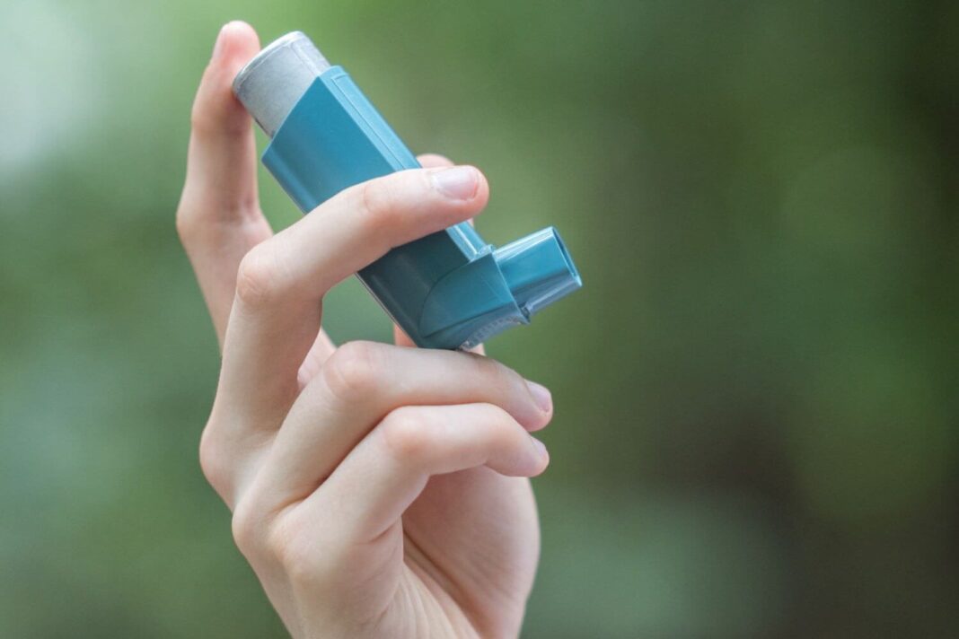 Depois da tempestade, o sopro do riso frouxo