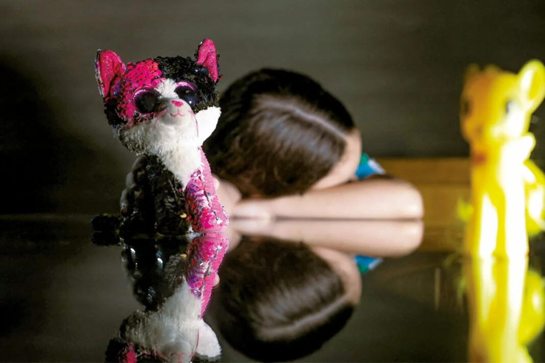 Homem é condenado a 456 anos de prisão por estupro da filha de 10 anos com transmissões online