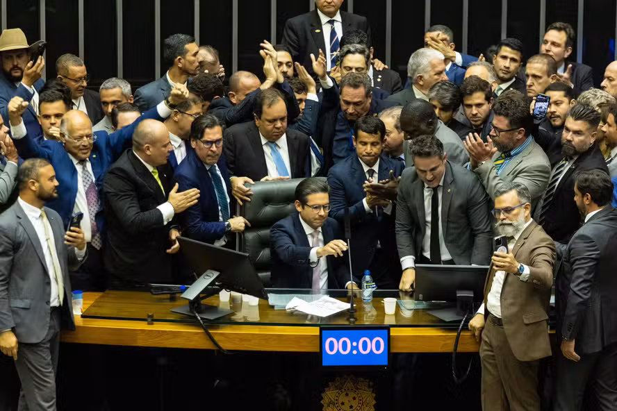 Motta decide indicar afastamento de 5 deputados por até 6 meses por causa de motim; veja quais