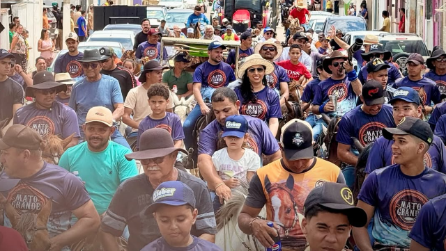 Cavalgada do Mato Grande reúne centenas de cavaleiros e amazonas em João Câmara, RN