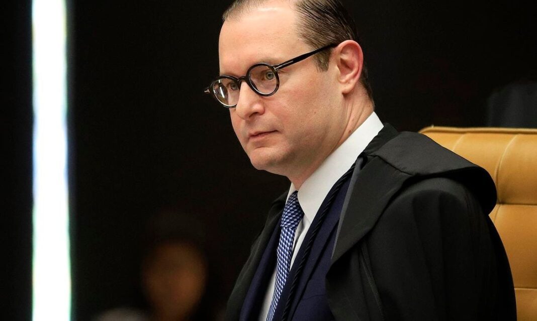 Cristiano Zanin dá início ao quinto e ultimo voto do julgamento do plano de golpe