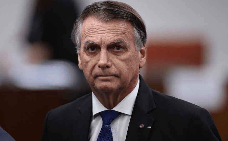 Médico de Bolsonaro revela diagnóstico de câncer de pele no ex-presidente