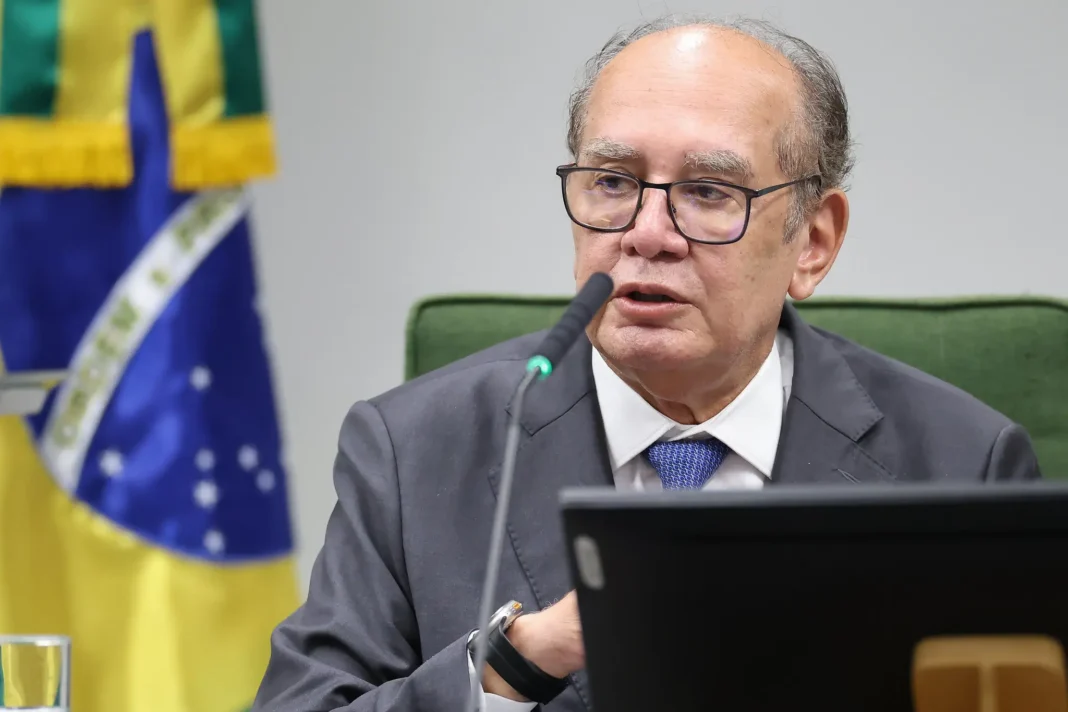 Mendes pede parecer sobre ações contra impeachment de ministros do STF