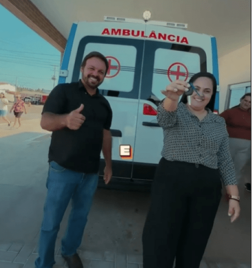Município de Touros recebe ambulância semi UTI para reforçar atendimento emergencial
