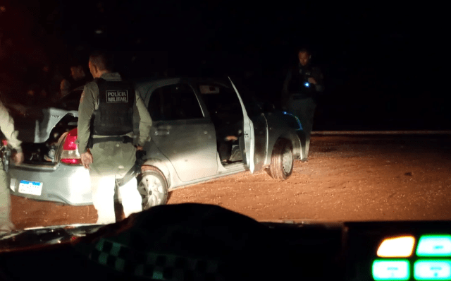 Ocorrência na BR-406: Veículo clonado é abandonado após perseguição e troca de tiros