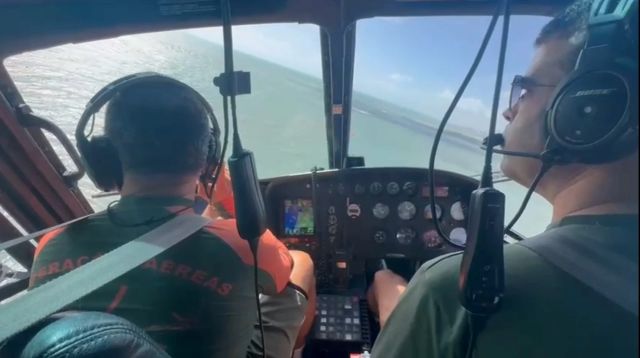 No momento, você está visualizando Bombeiros retomam buscas por marinheiro desaparecido na Praia do Forte