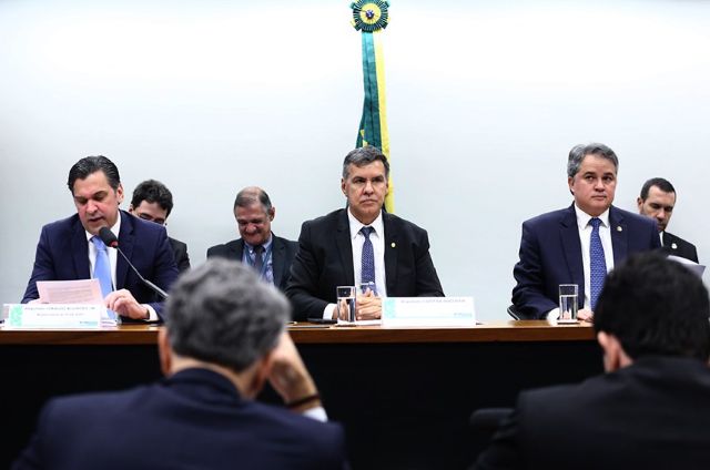 Comissão Mista de Orçamento do Senado aprova aumento do Fundo Eleitoral para R$ 4,9 bilhões