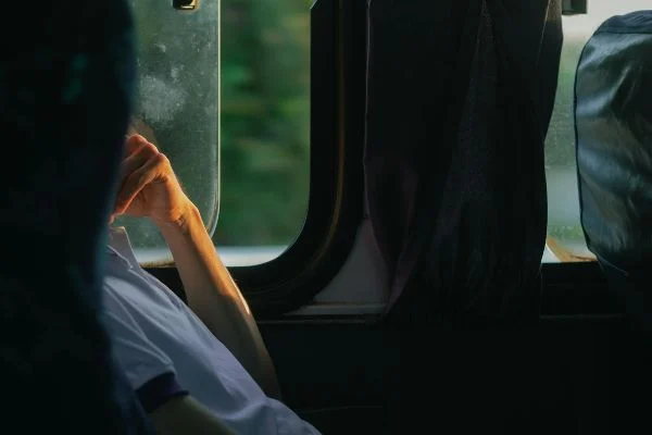 Justiça condena empresa de transporte rodoviário por atraso de 29 horas em viagem