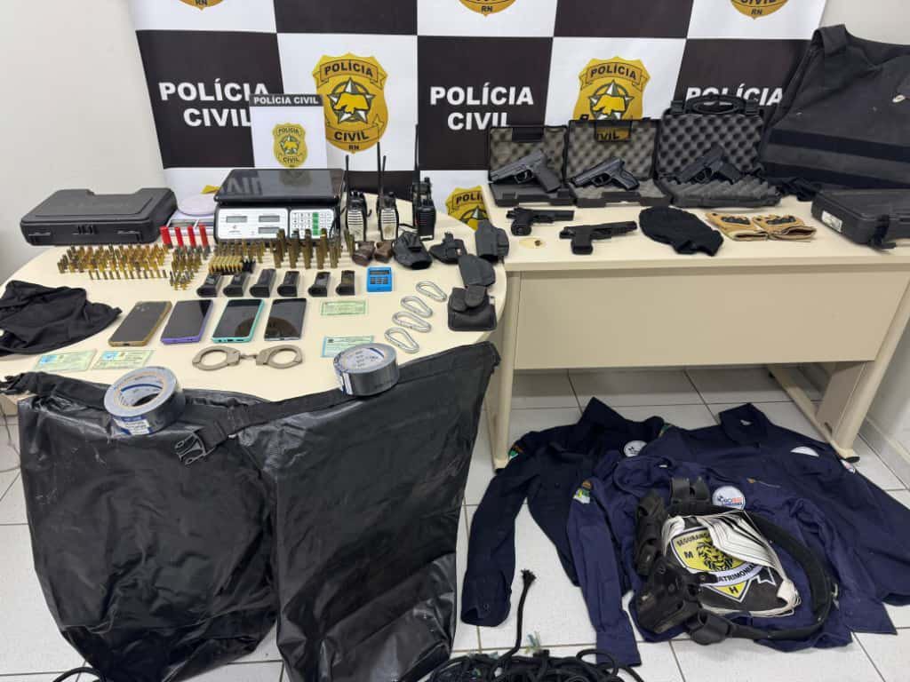 Operação cumpre mandado em imóvel de PM reformado após apreensão de 1,2 tonelada de cocaína em Natal