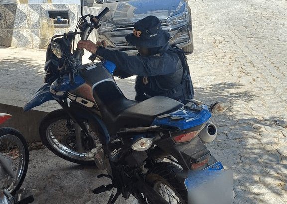 No momento, você está visualizando PRF prende homem por adulteração de veículo e uso de documento falso no interior do RN