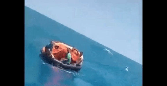 No momento, você está visualizando Milagre em Alto-Mar: Pescadores são resgatados após barco afundar no litoral do RN
