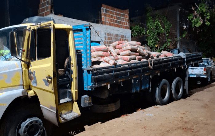No momento, você está visualizando Polícia recupera carga roubada, prende cinco suspeitos e localiza motorista abandonado em canavial