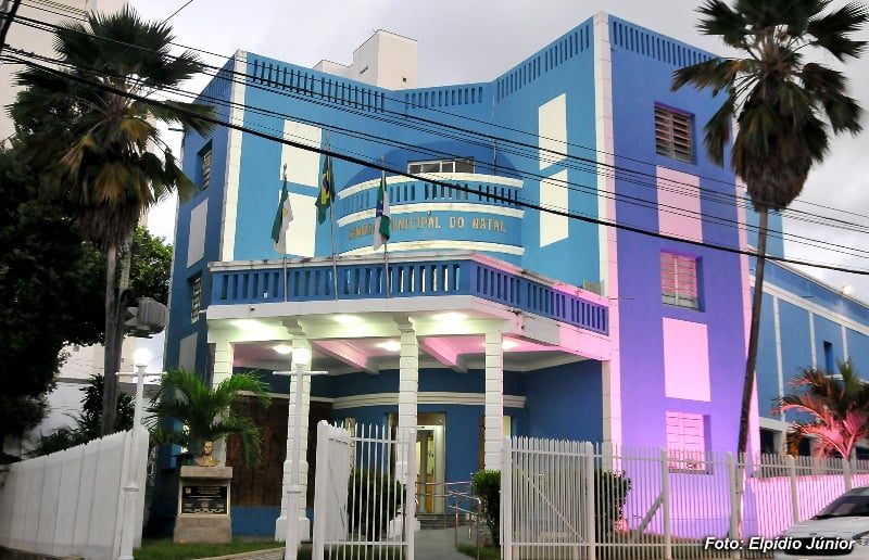 R$ 270 milhões dá para comprar quantos votos?