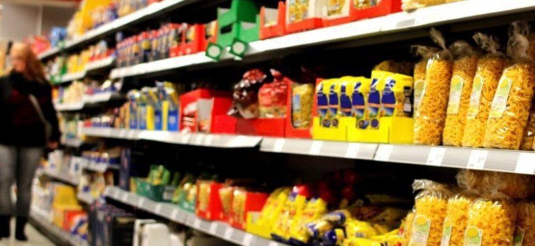 Relatório aponta que, em quatro anos, 62% dos novos alimentos comercializados no Brasil eram ultraprocessados